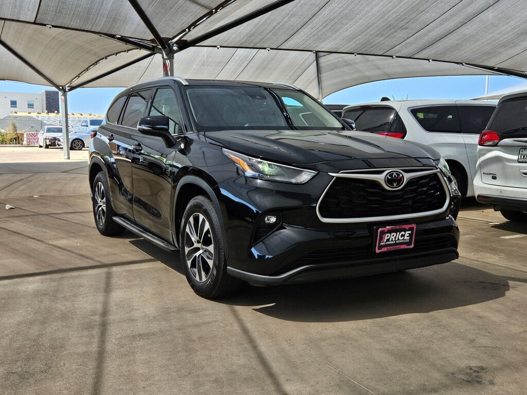Used 2022 Toyota Highlander XLE Sport Utility
