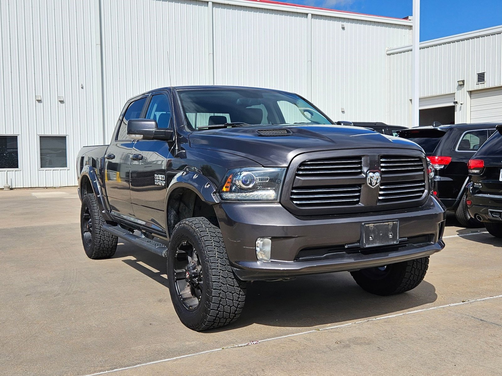 2014 Ram 1500 Sport photo 3