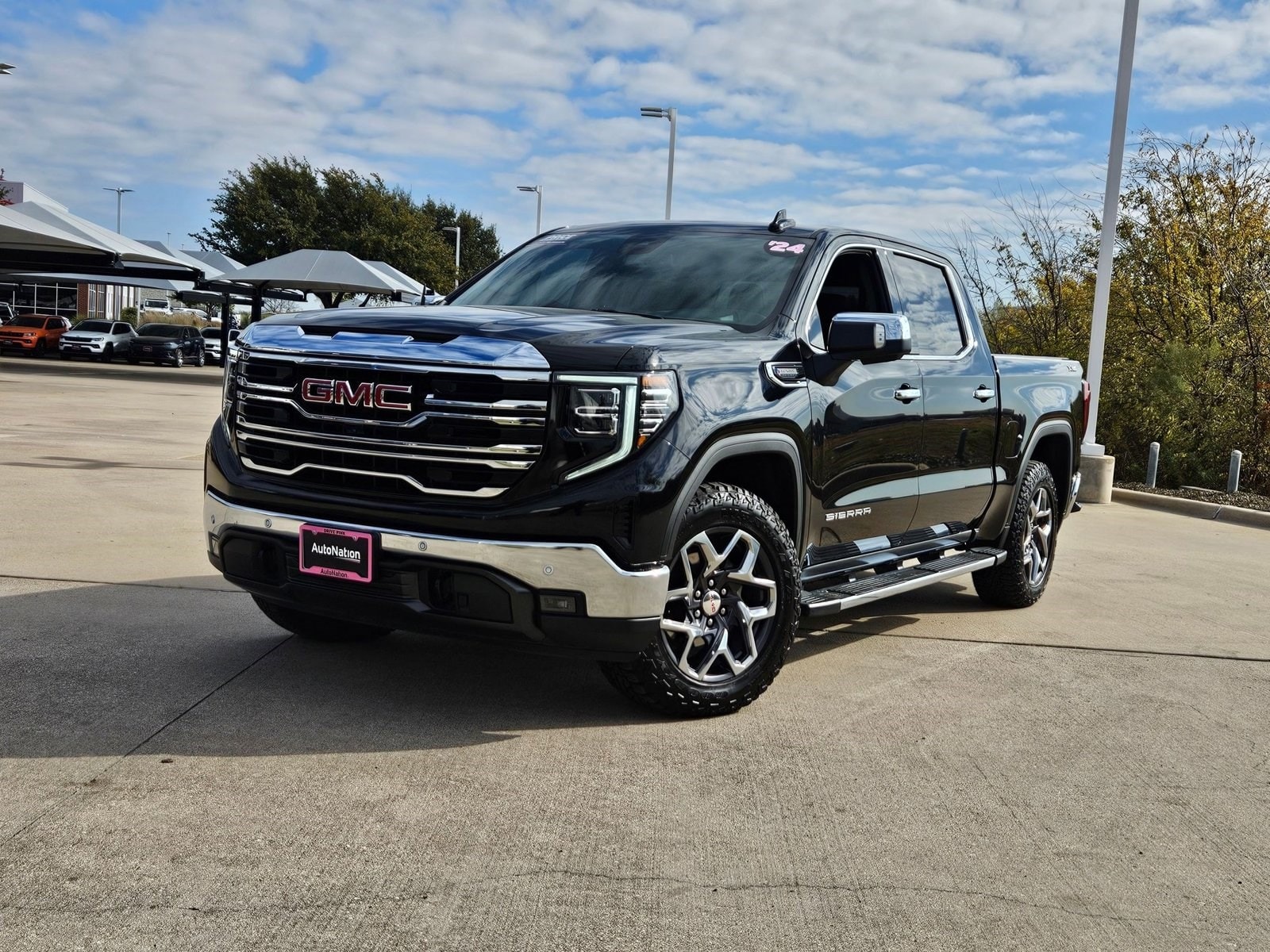 2024 GMC Sierra 1500 SLT's photo