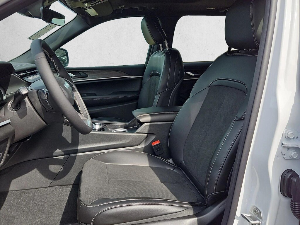 New 2026 Jeep Grand Cherokee Laredo Altitude SUV