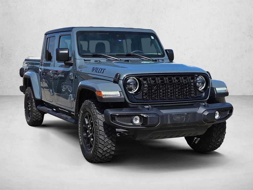 Used 2024 Jeep Gladiator Willys Crew Cab Pickup