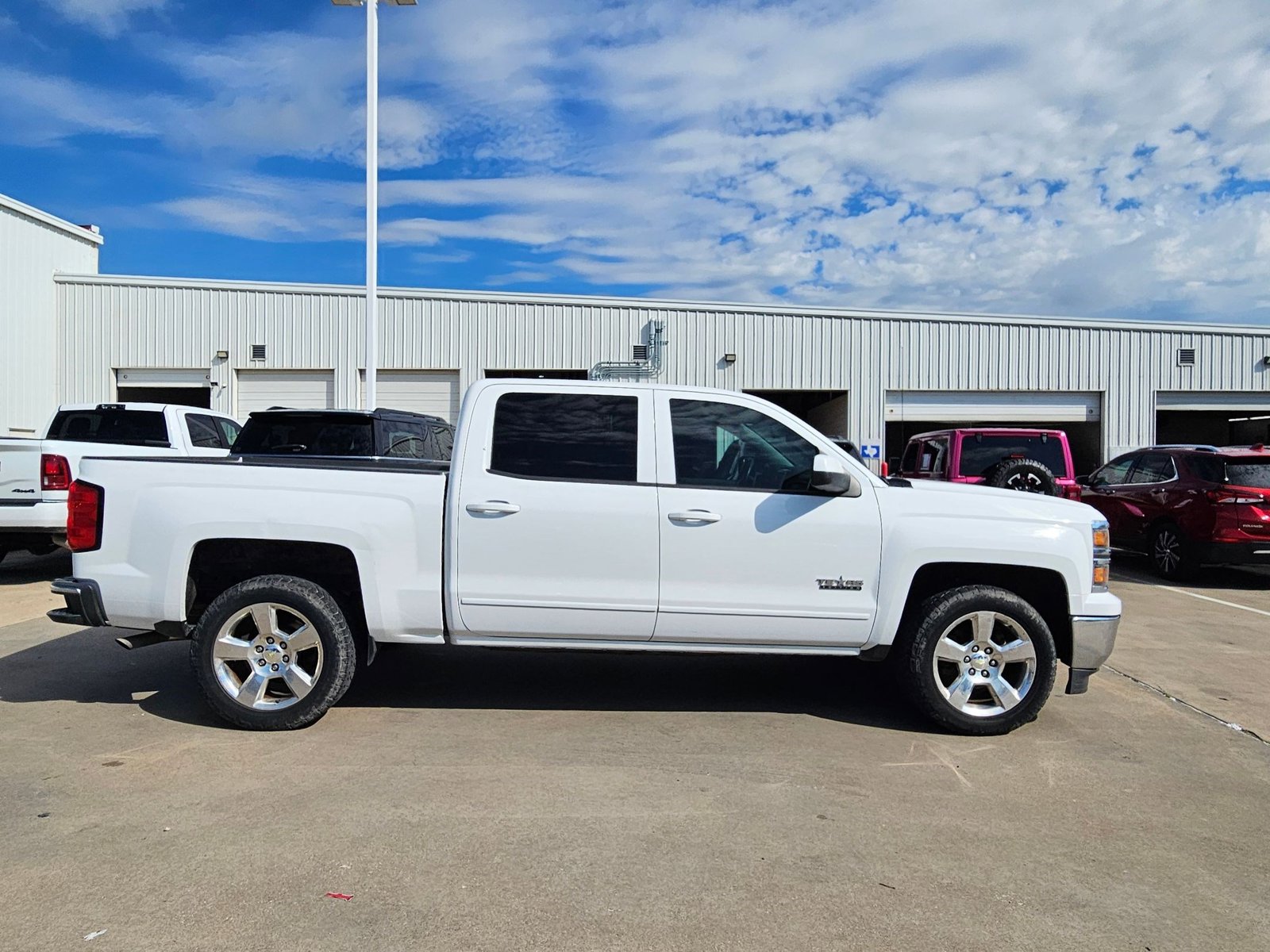 2015 Chevrolet Silverado 1500 LT photo 4