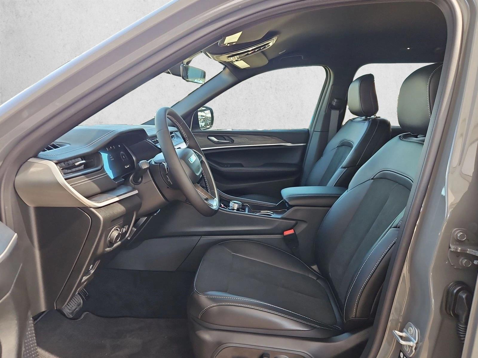 New 2027 Jeep Grand Cherokee Laredo Altitude SUV