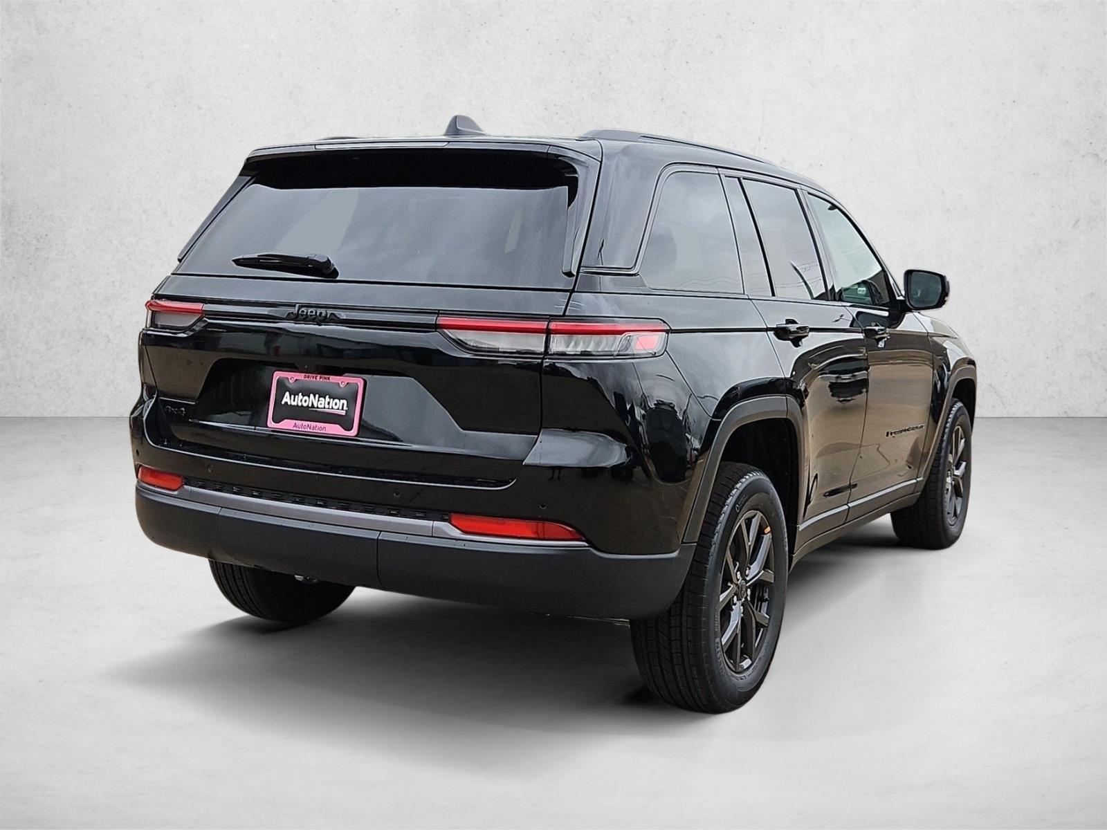 New 2027 Jeep Grand Cherokee Laredo Altitude SUV