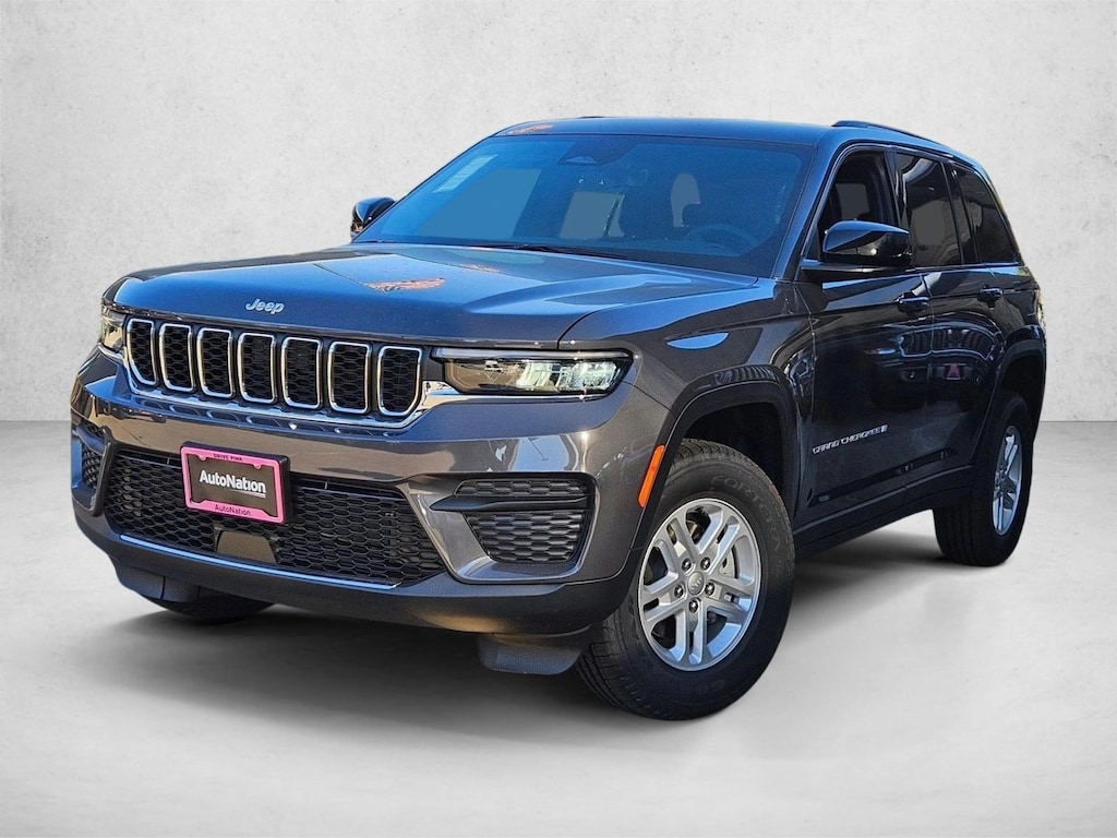 New 2025 Jeep Grand Cherokee Laredo SUV