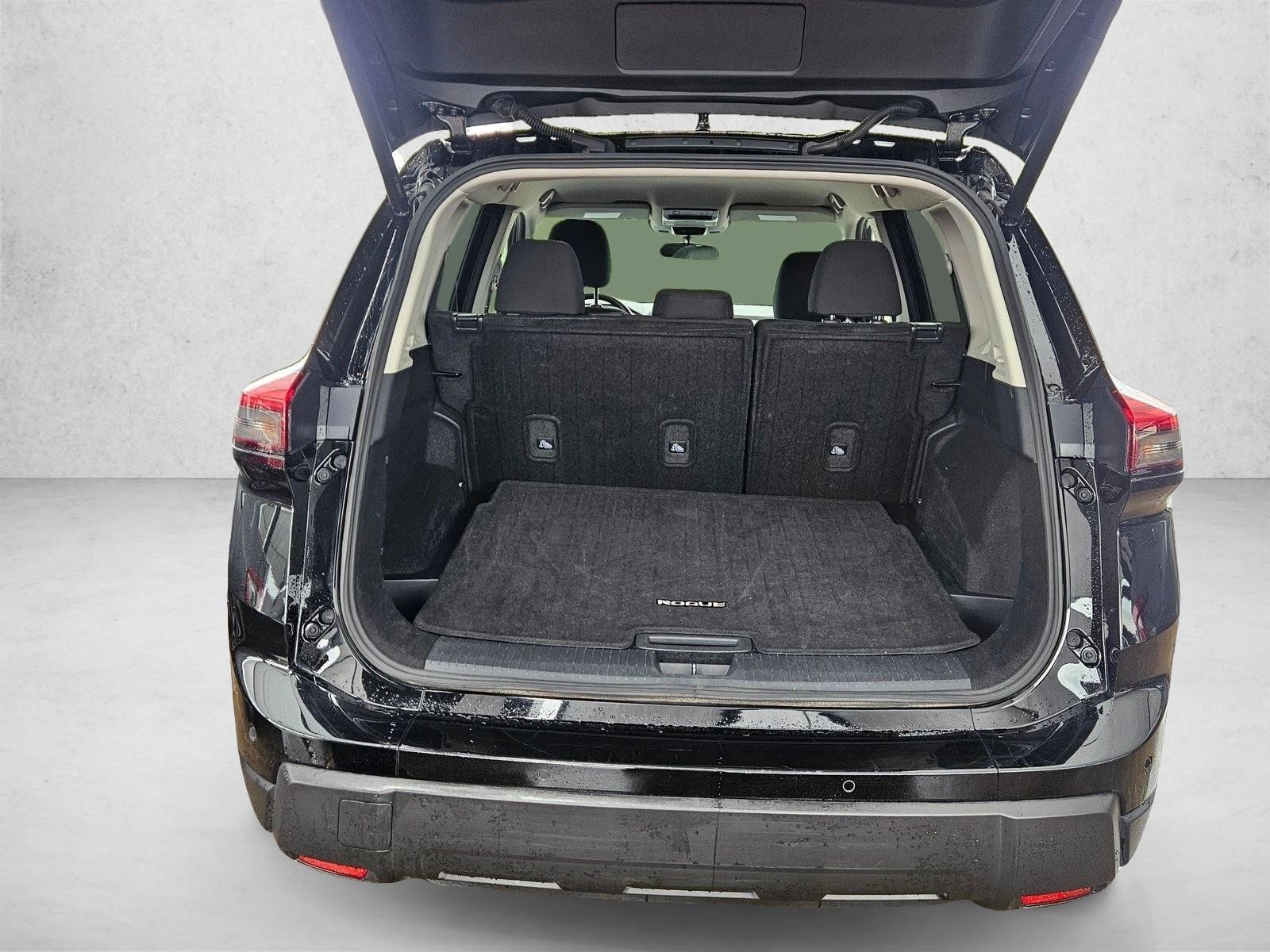 2025 Nissan Rogue SV - Photo 7