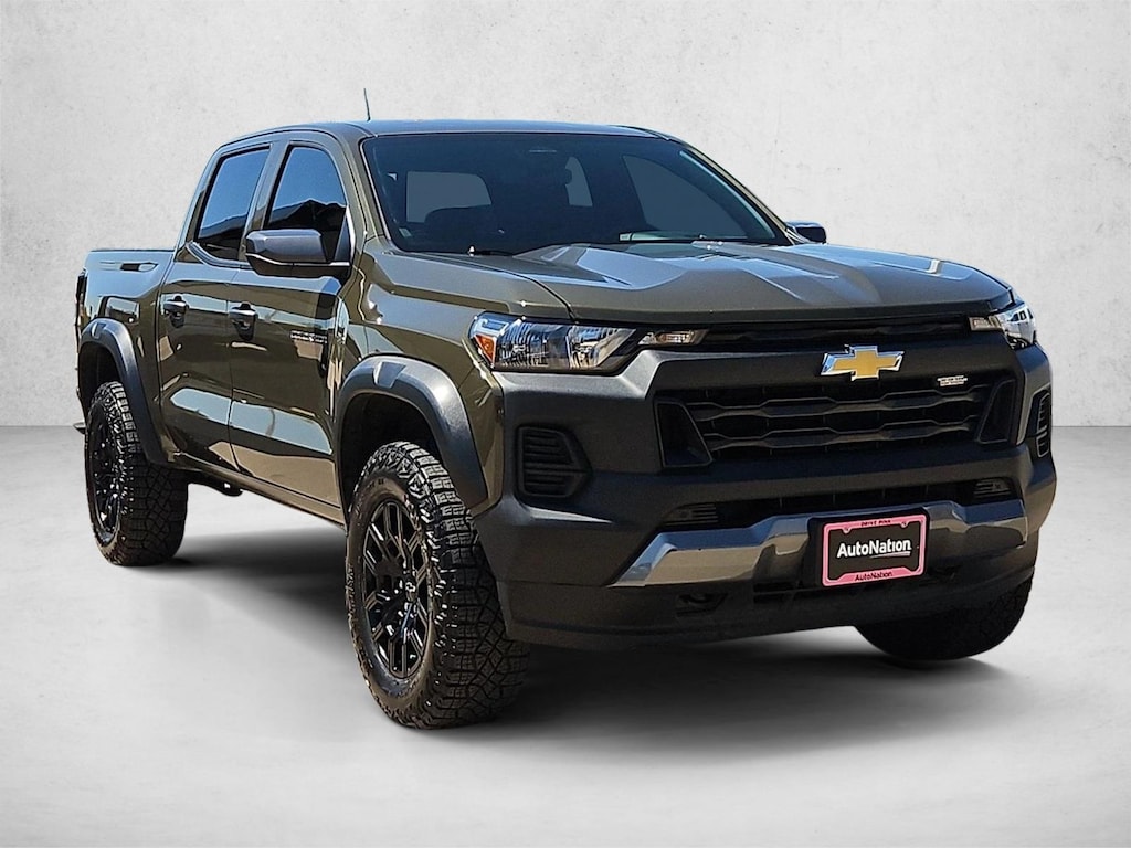 Used 2025 Chevrolet Colorado 4WD Trail Boss Crew Cab Pickup