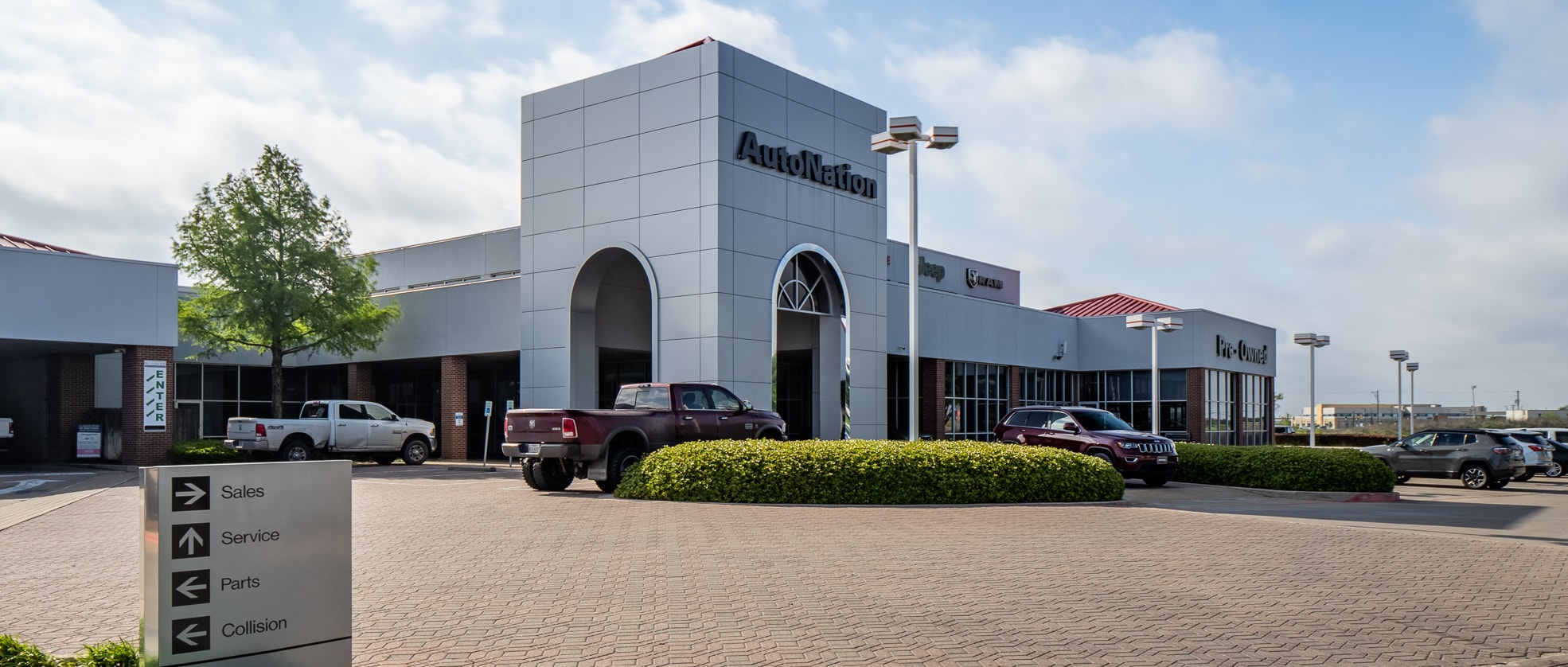 Exterior view of Autonation Chrysler Dodge Jeep Ram North Fort Worth