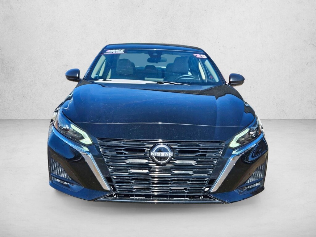 Used 2025 Nissan Altima SV 4dr Car
