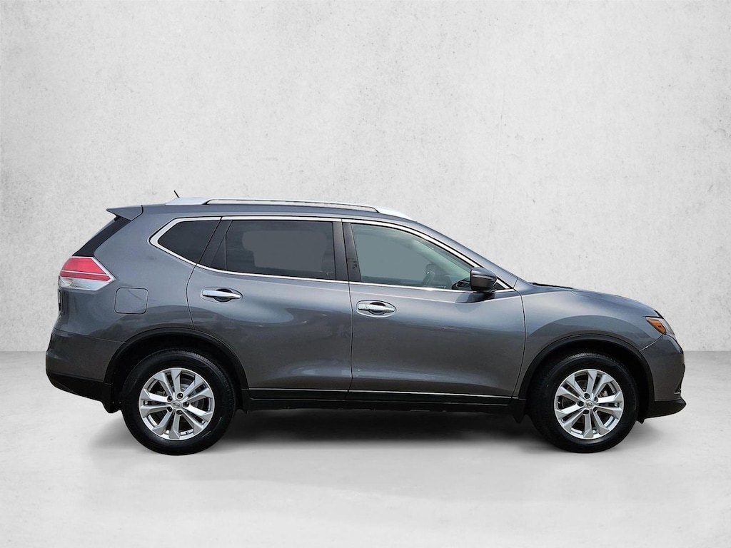 Used 2015 Nissan Rogue SV Sport Utility