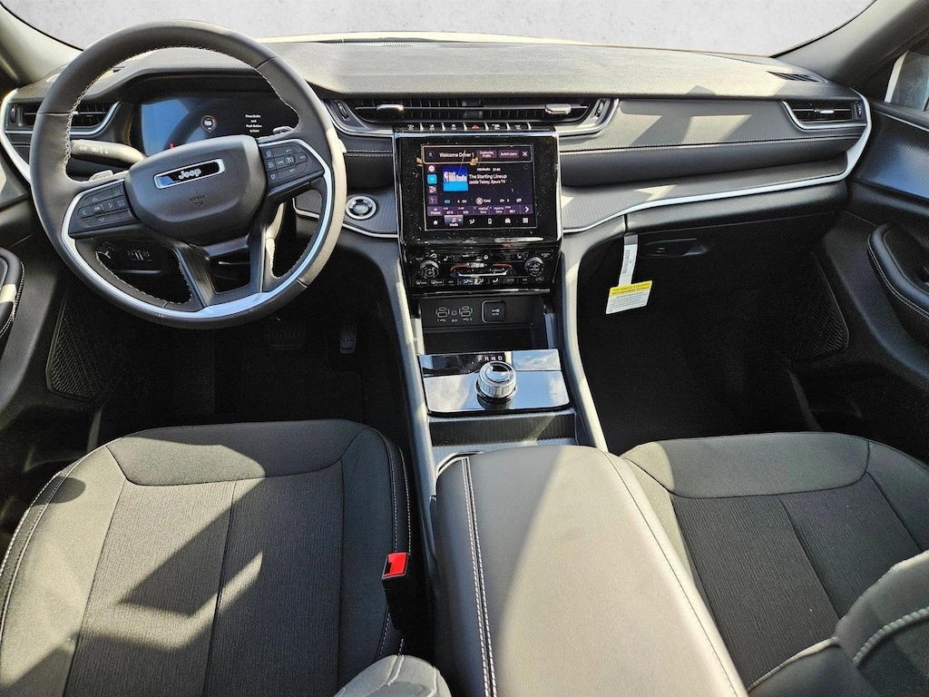 New 2025 Jeep Grand Cherokee Laredo SUV