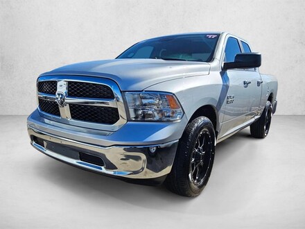 2017 Ram 1500 SLT Crew Cab Pickup
