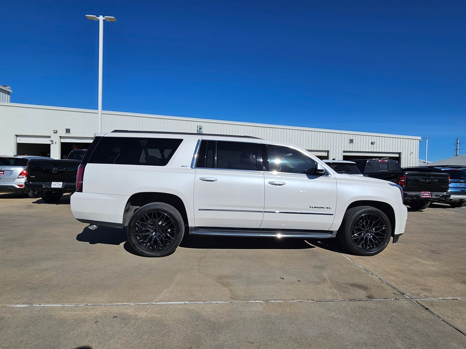 2018 Gmc Yukon XL SLT photo 2