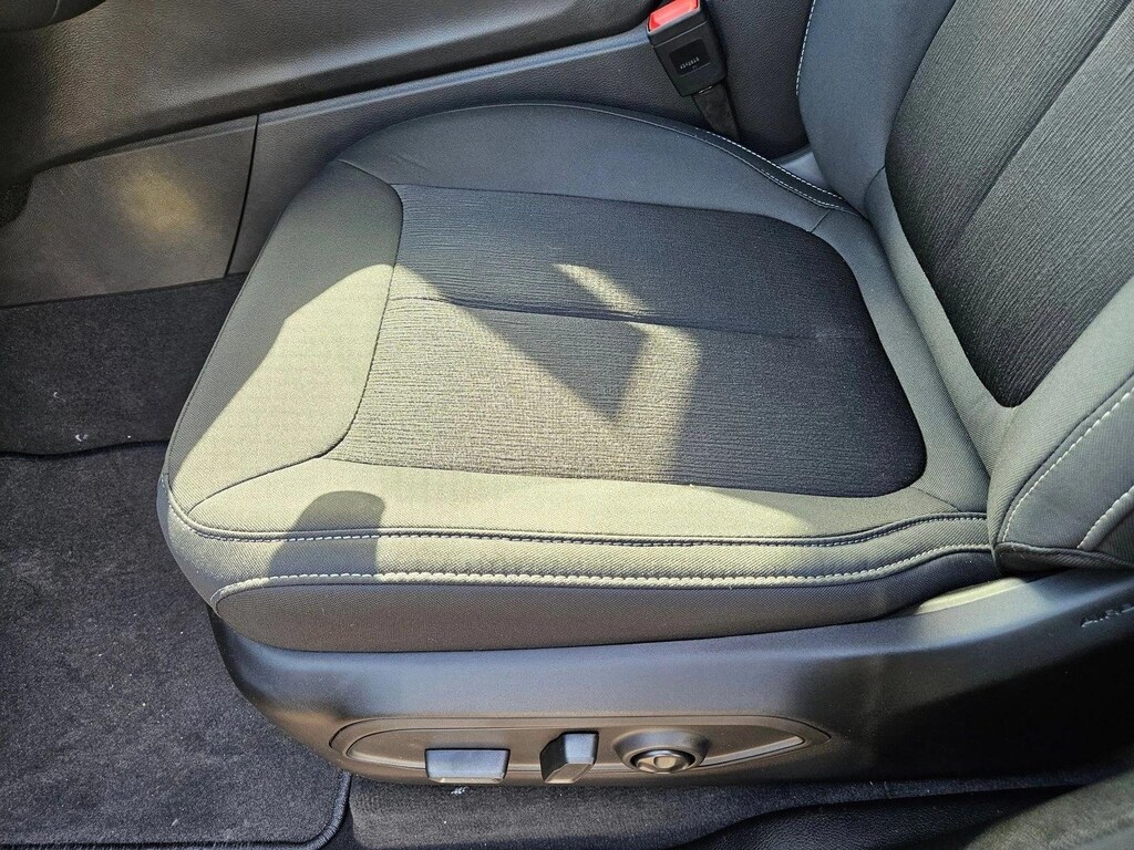 New 2025 Jeep Grand Cherokee Laredo SUV