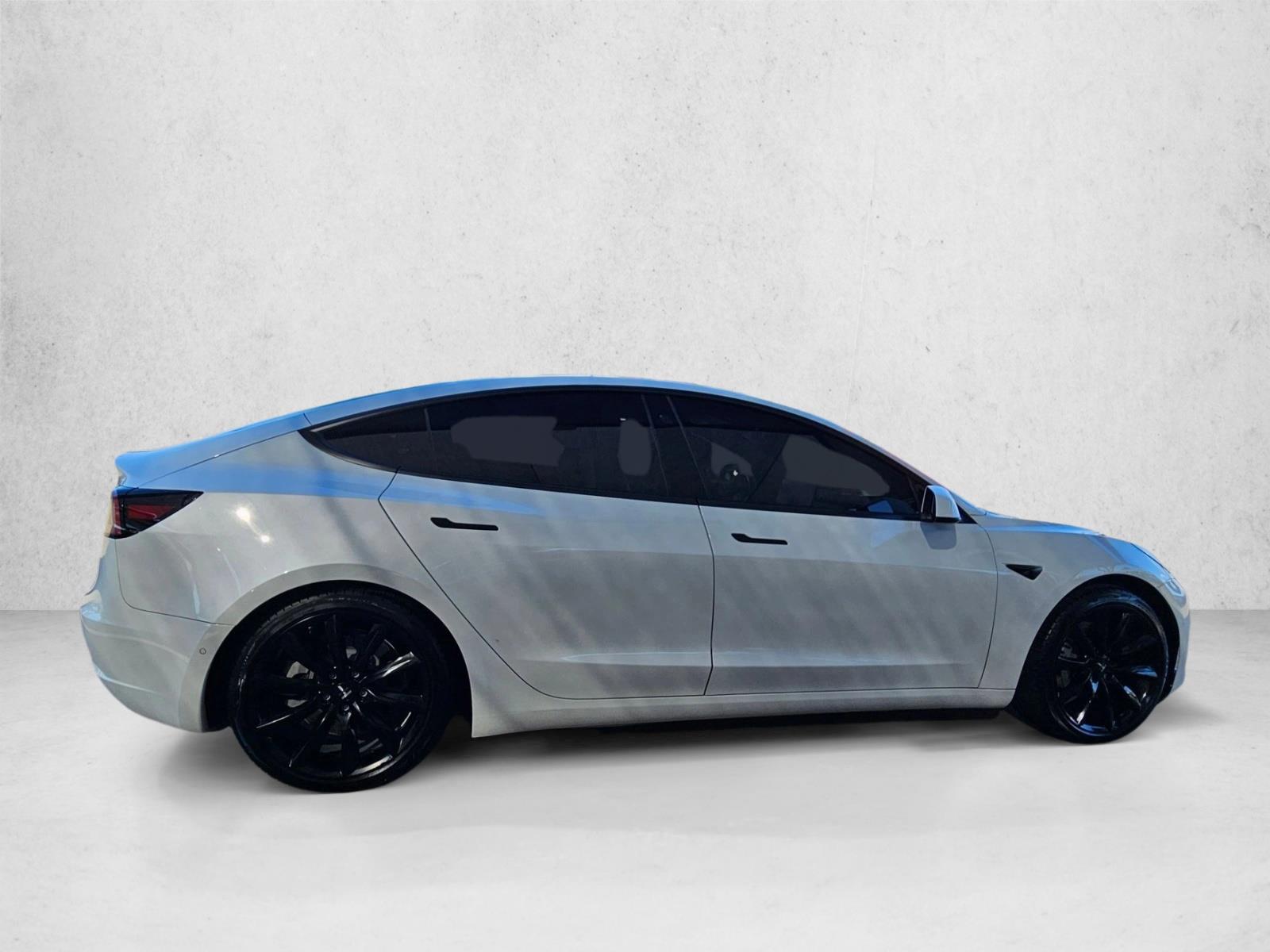 2020 Tesla Model 3 Standard Range Plus photo 4