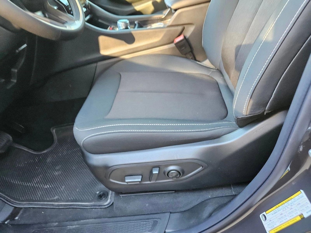 New 2025 Jeep Grand Cherokee Laredo SUV