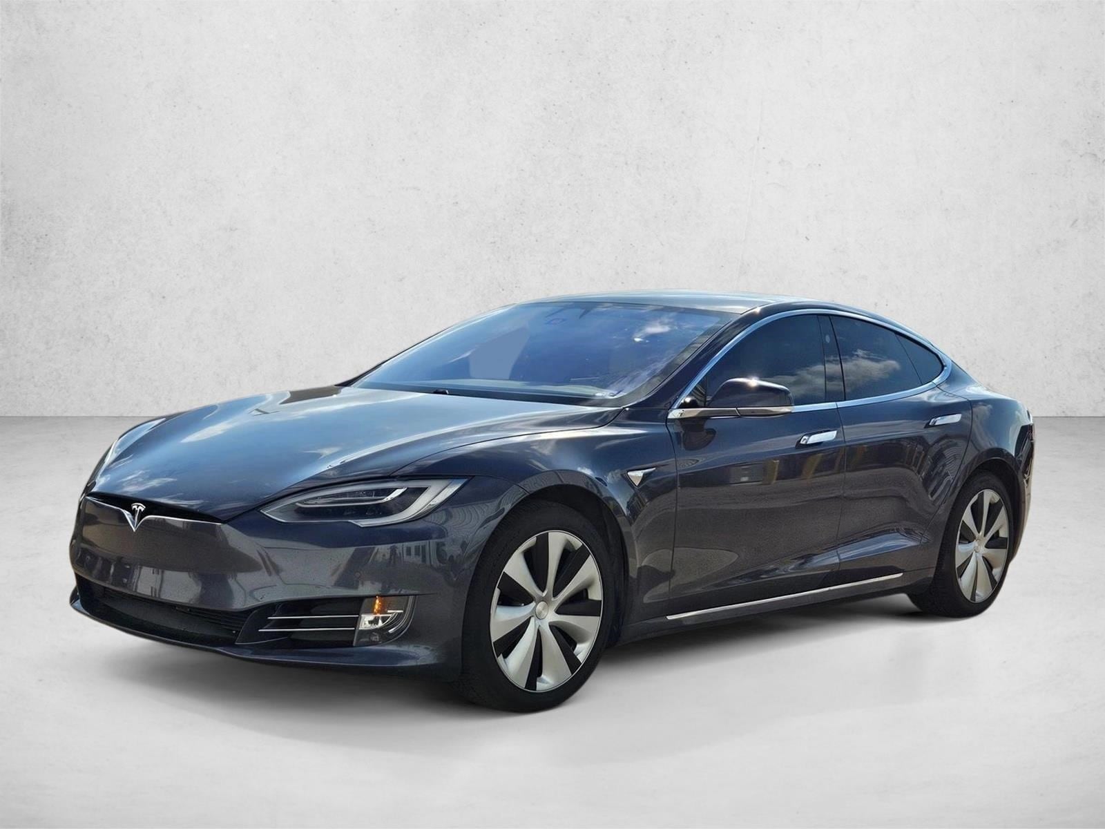 2021 Tesla Model S Long Range Plus's photo