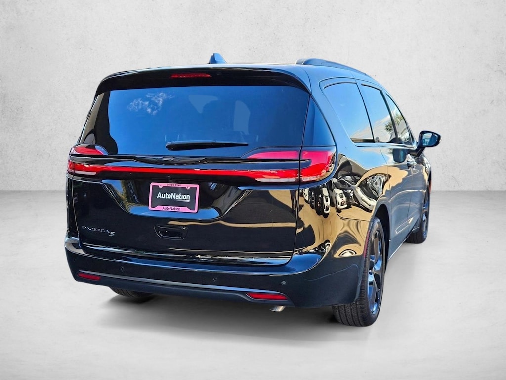 New 2026 Chrysler Pacifica Select Van Passenger Van