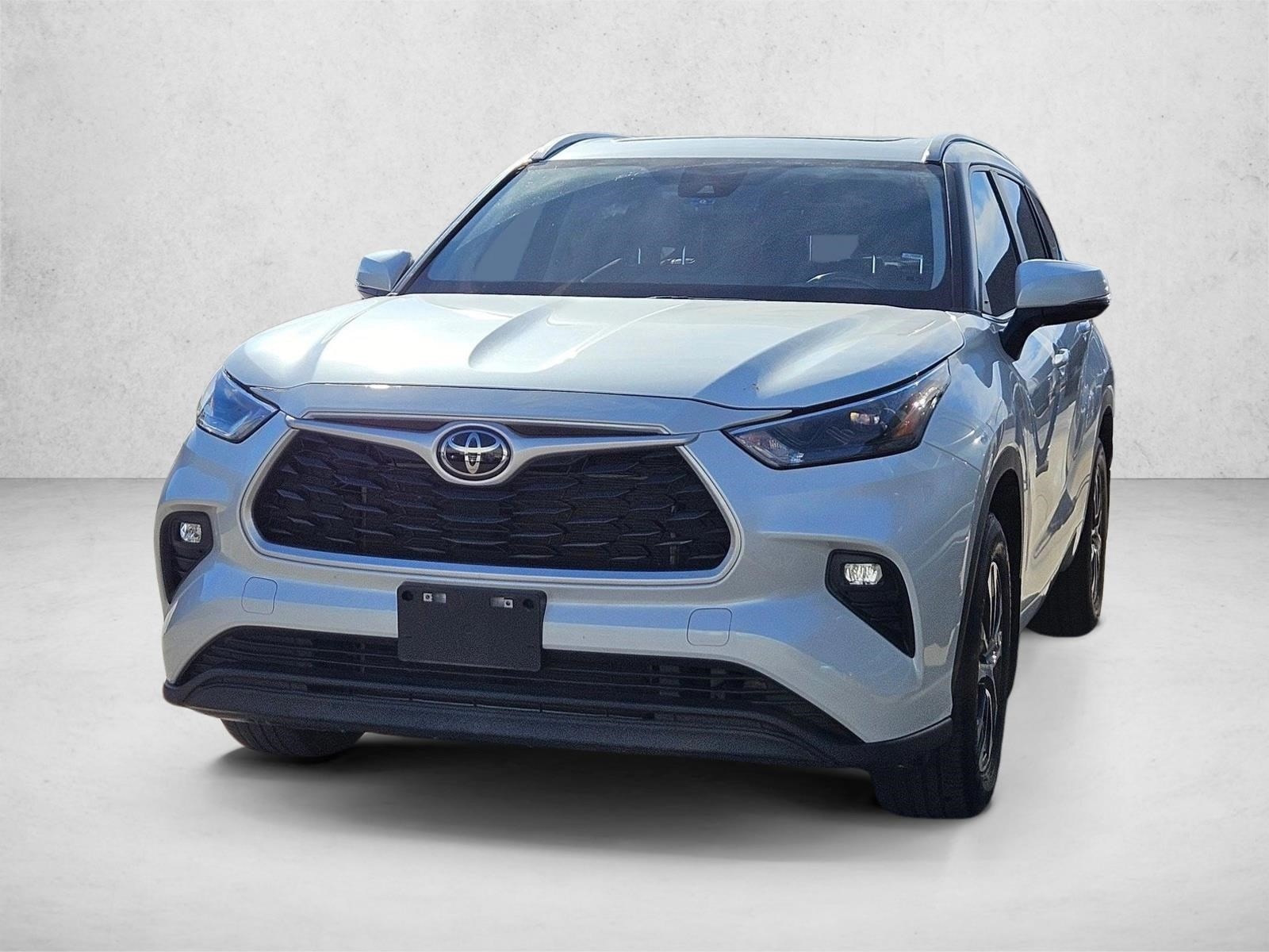 2023 Toyota Highlander XLE's photo