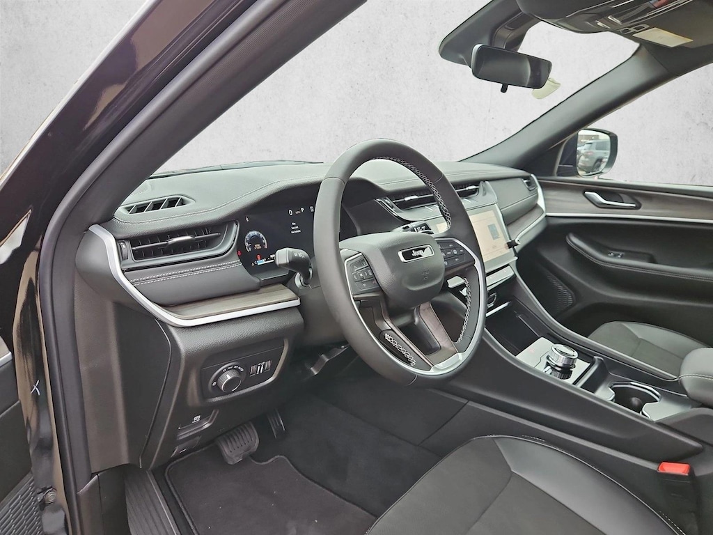New 2027 Jeep Grand Cherokee Laredo Altitude SUV