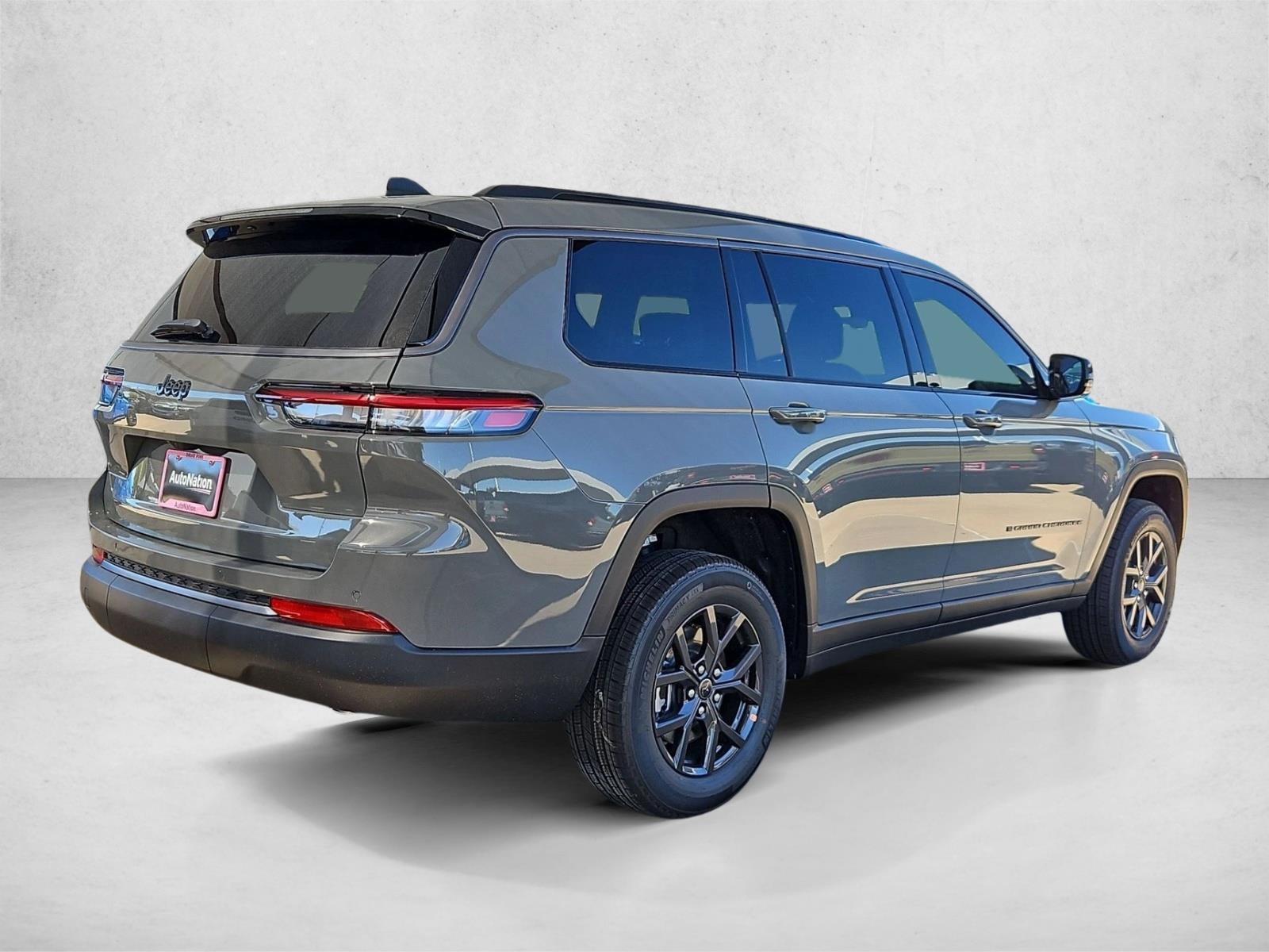 New 2027 Jeep Grand Cherokee Laredo Altitude SUV