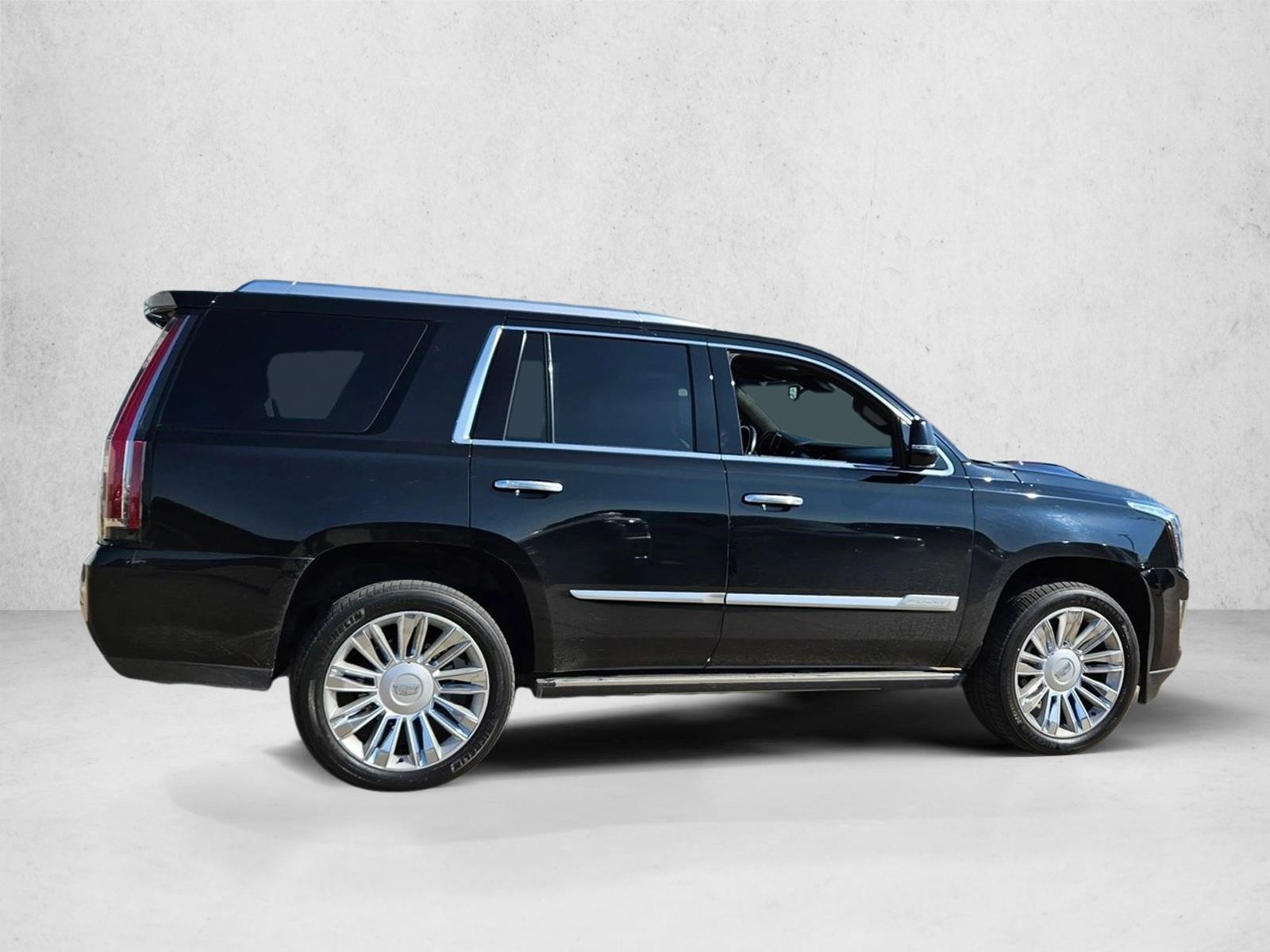 2016 Cadillac Escalade Platinum photo 4