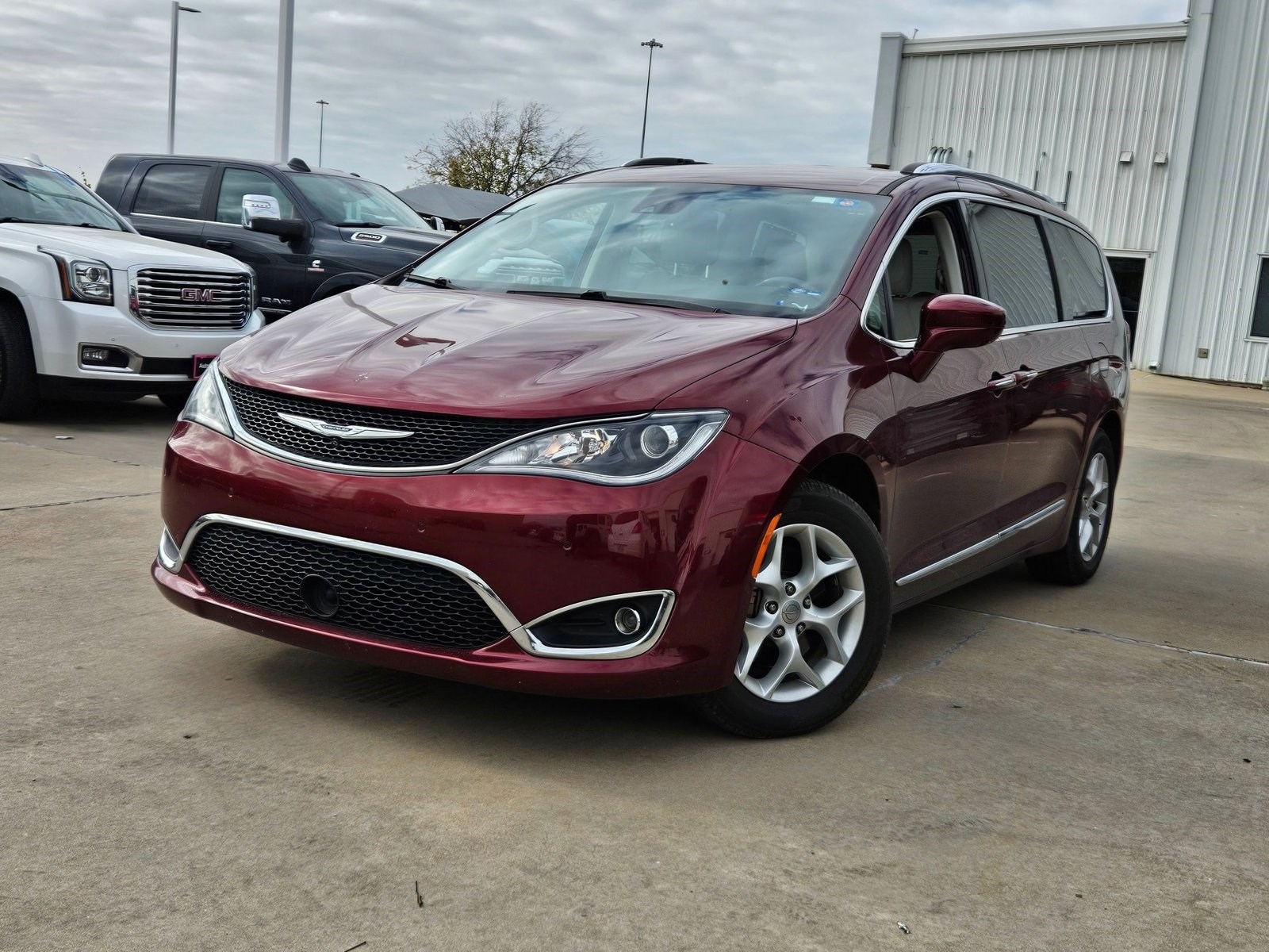 2018 Chrysler Pacifica Touring L Plus's photo