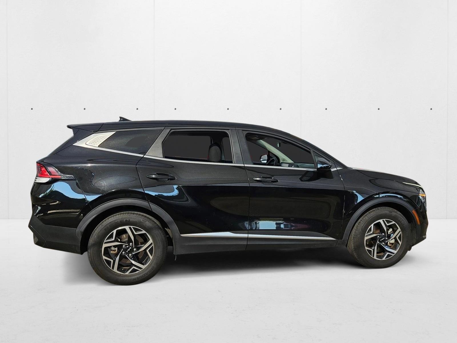 2024 Kia Sportage LX photo 4