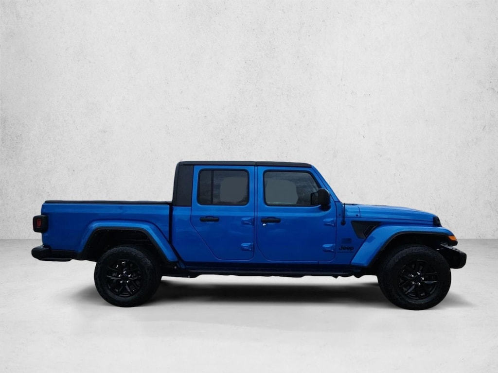 Used 2023 Jeep Gladiator Freedom Crew Cab Pickup