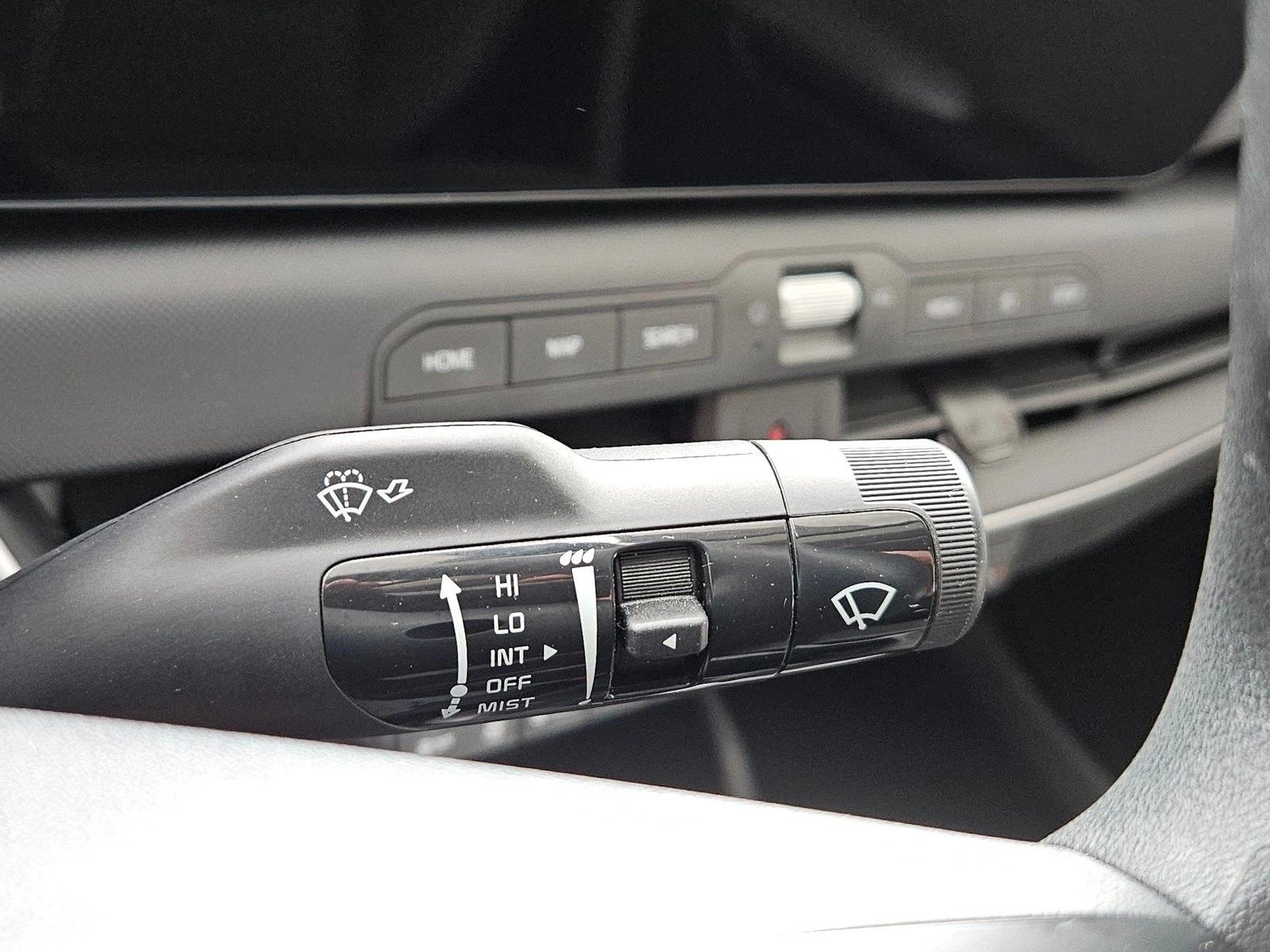 2025 Kia K4 LXS - Photo 19