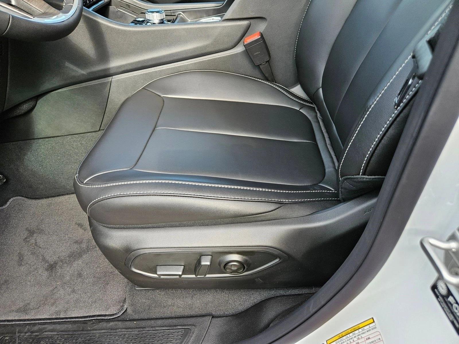 2025 Jeep Grand Cherokee Limited photo 4