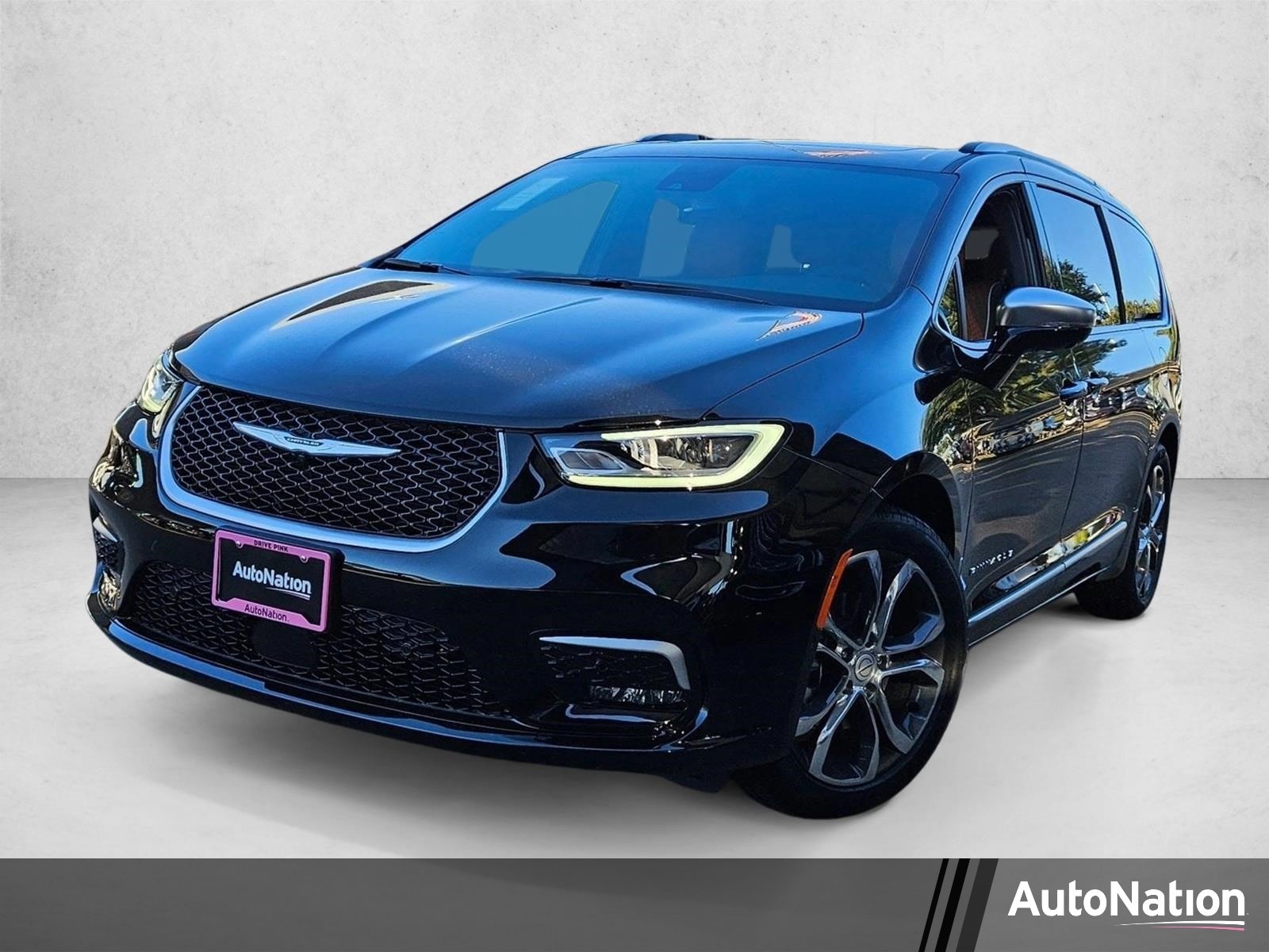 2026 Chrysler Pacifica Pinnacle's photo