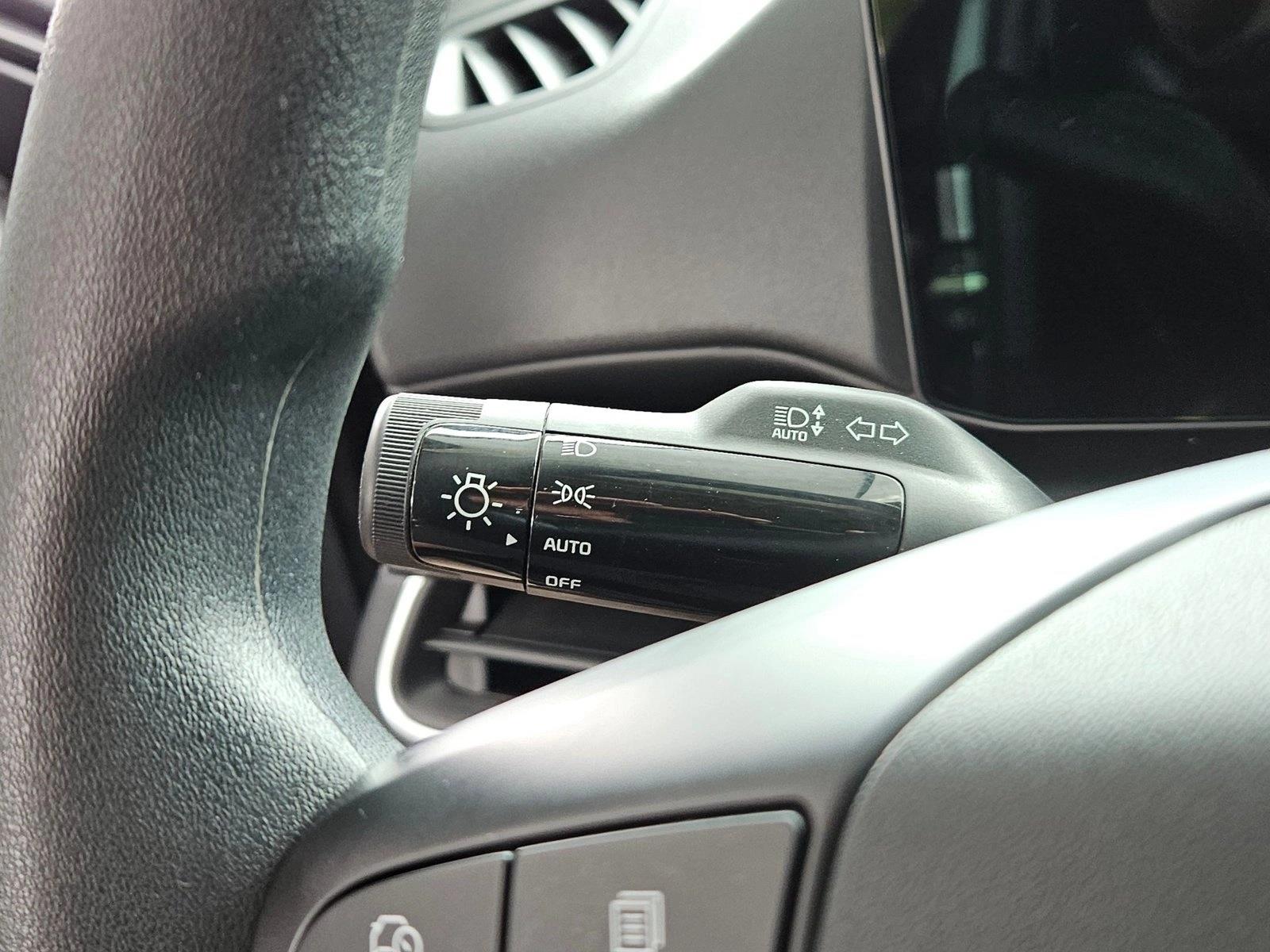2025 Kia K4 LXS - Photo 20