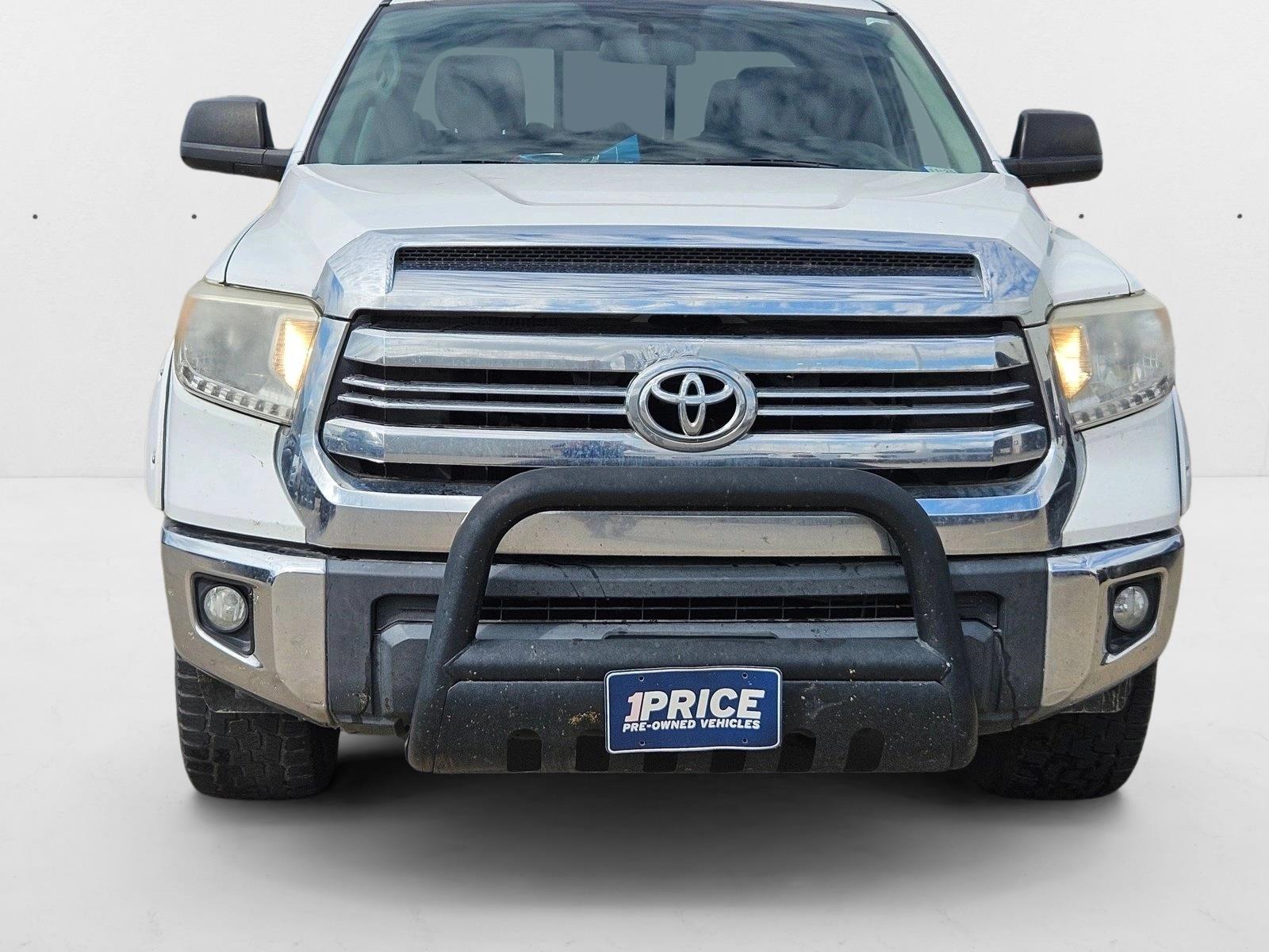 2016 Toyota Tundra SR5 photo 2