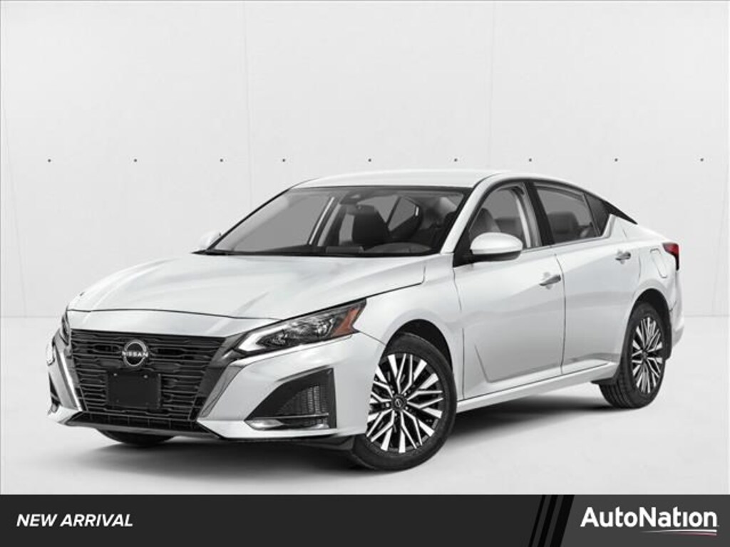 Used 2025 Nissan Altima SV 4dr Car