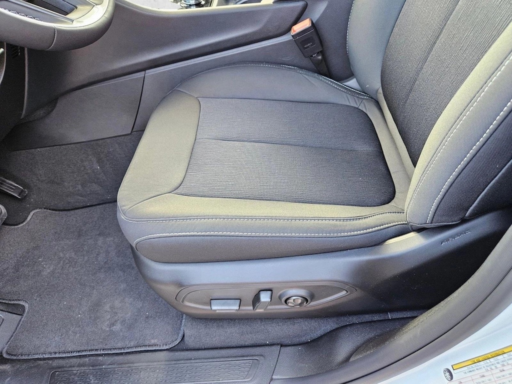 New 2025 Jeep Grand Cherokee Laredo SUV