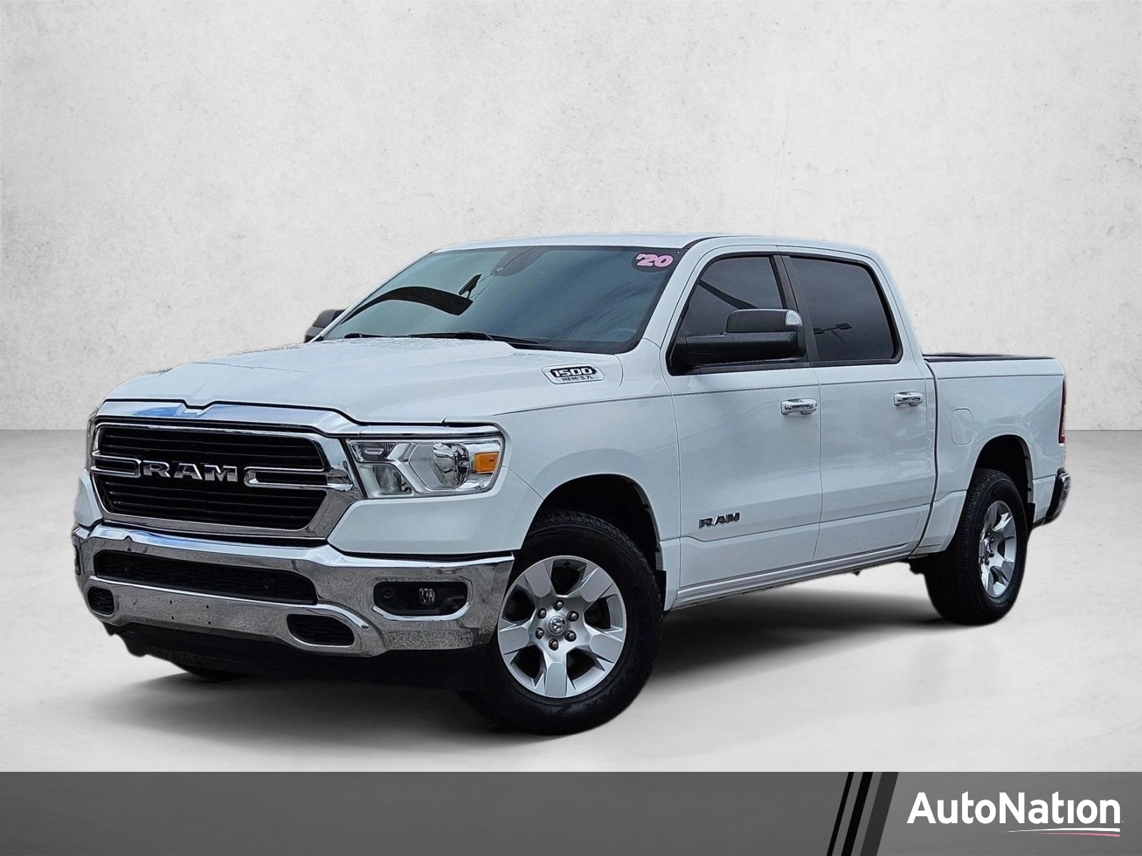 2020 RAM 1500 Big Horn/Lone Star 4x4 Crew Cab 5'7's photo