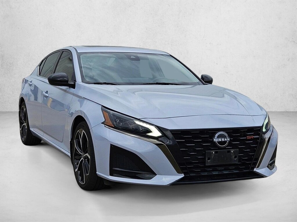 Used 2023 Nissan Altima 2.5 SR 4dr Car