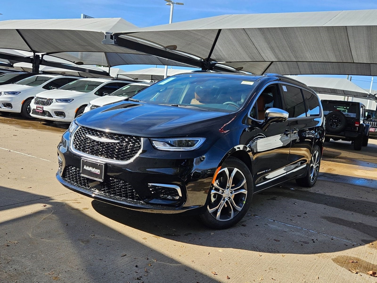 2026 Chrysler Pacifica Pinnacle's photo