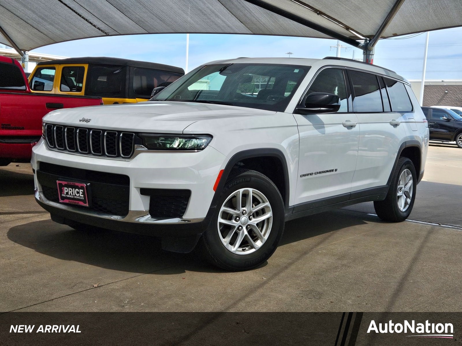 2022 Jeep Grand Cherokee L Laredo 4x4's photo
