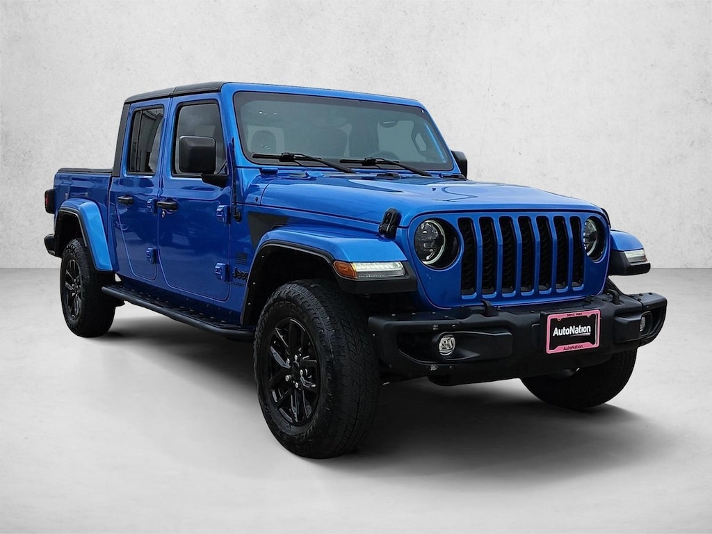 Used 2023 Jeep Gladiator Freedom Crew Cab Pickup