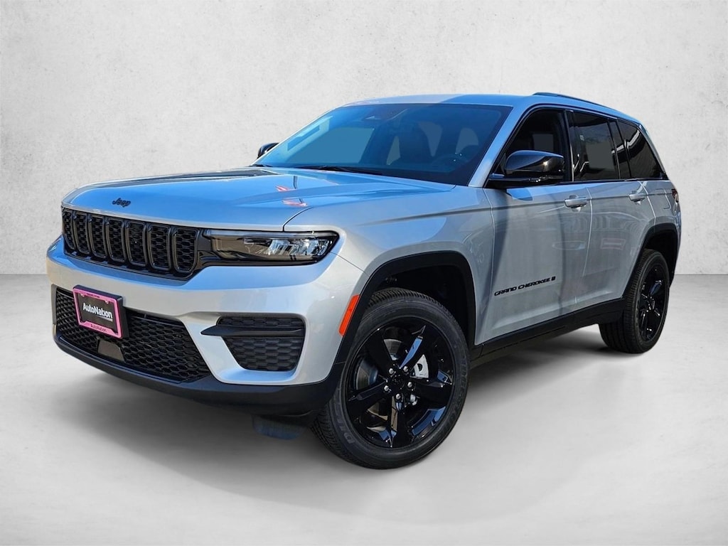 New 2025 Jeep Grand Cherokee Laredo SUV