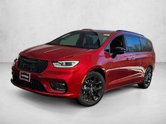 2026 Chrysler Pacifica Select Van Passenger Van