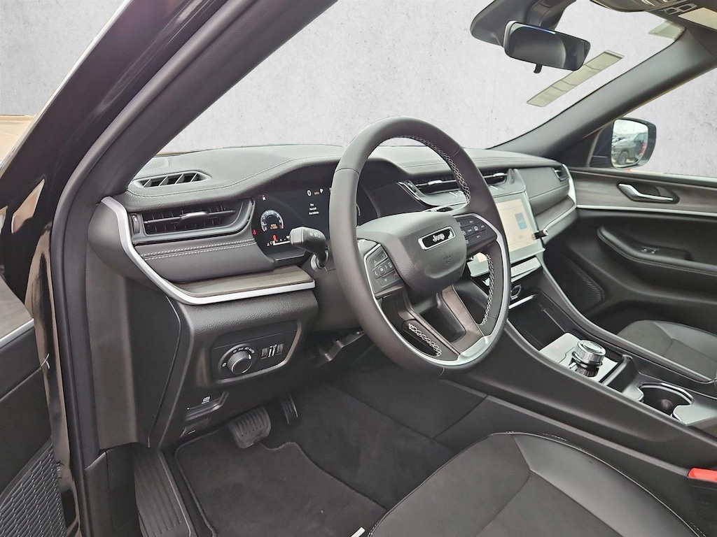 New 2027 Jeep Grand Cherokee Laredo Altitude SUV