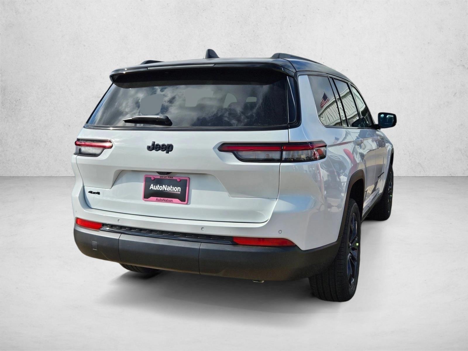 2025 Jeep Grand Cherokee Limited photo 2