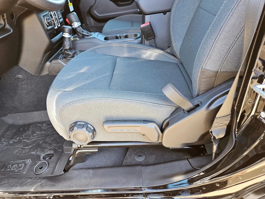 New 2026 Jeep Gladiator Sport Truck Crew Cab