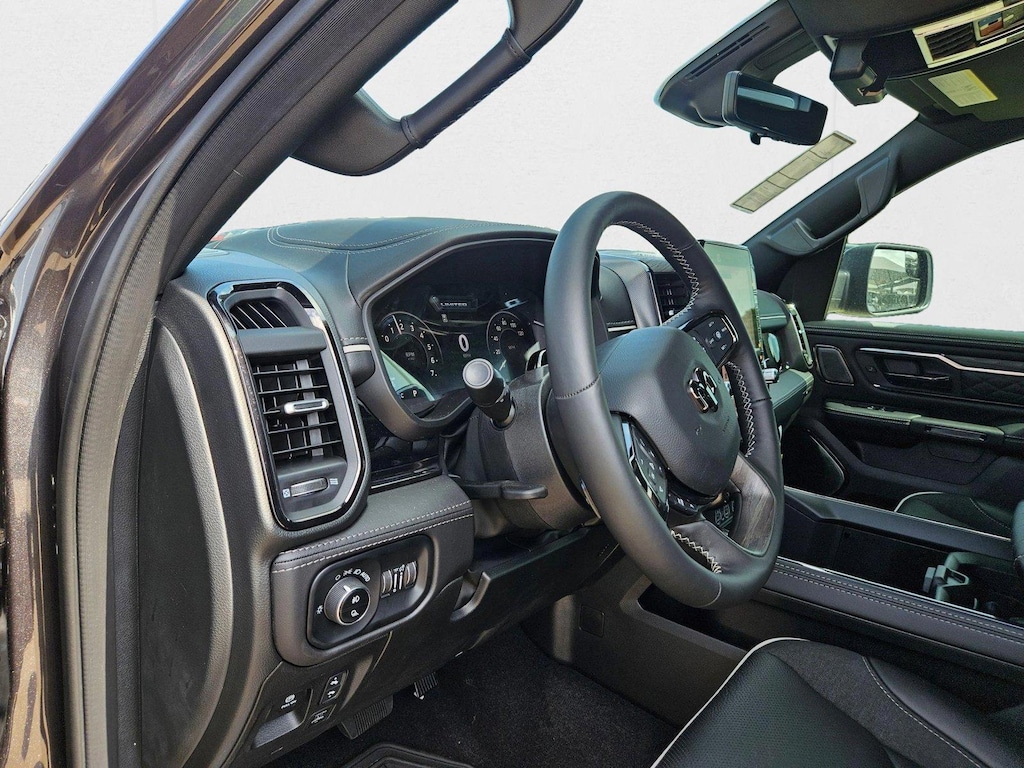 New 2025 Ram 1500 Limited Truck Crew Cab