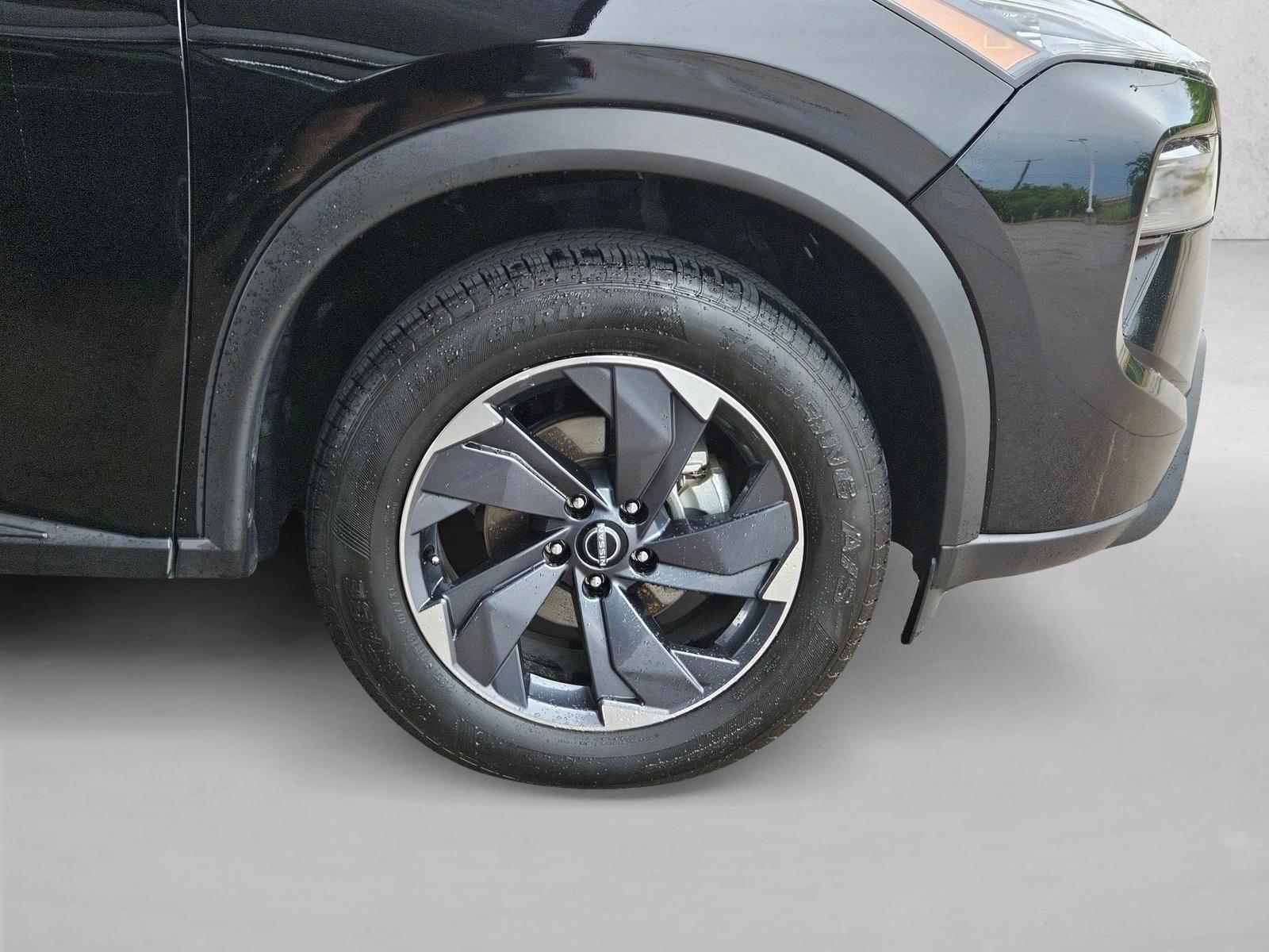 2025 Nissan Rogue SV - Photo 17