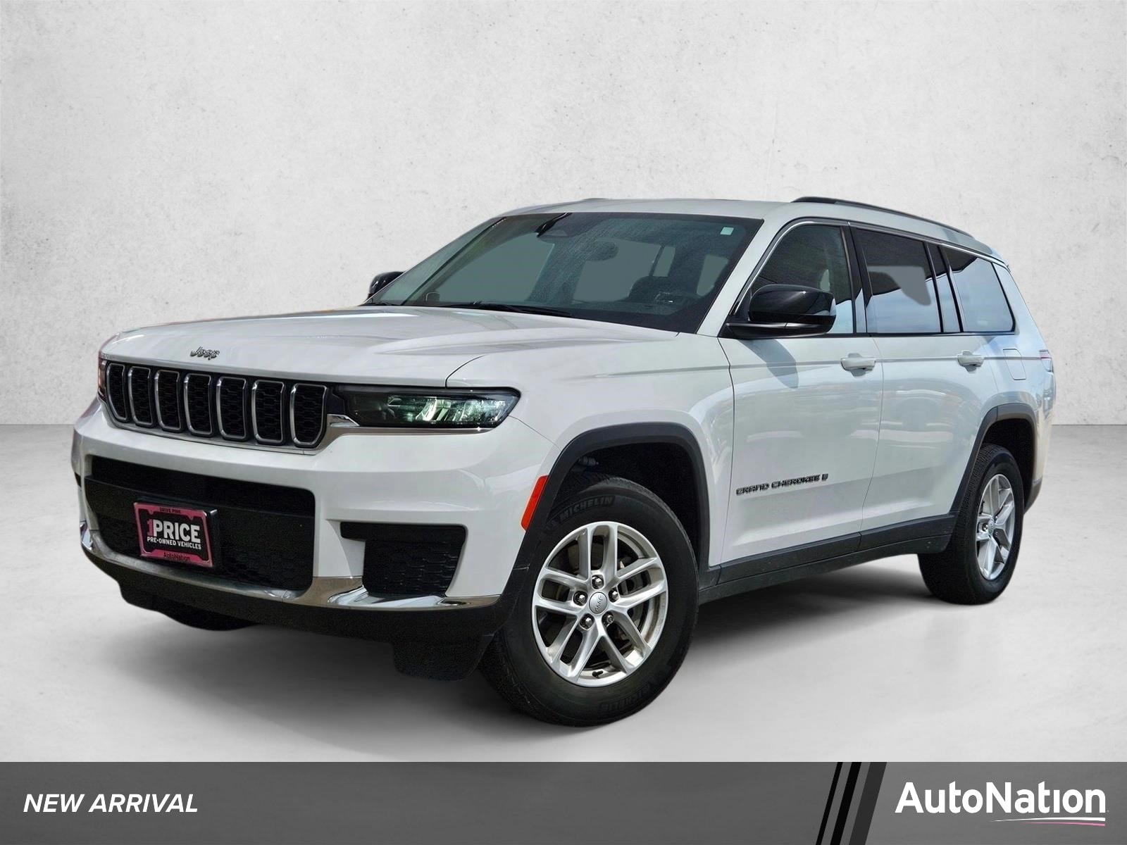 2022 Jeep Grand Cherokee L Laredo 4x4's photo