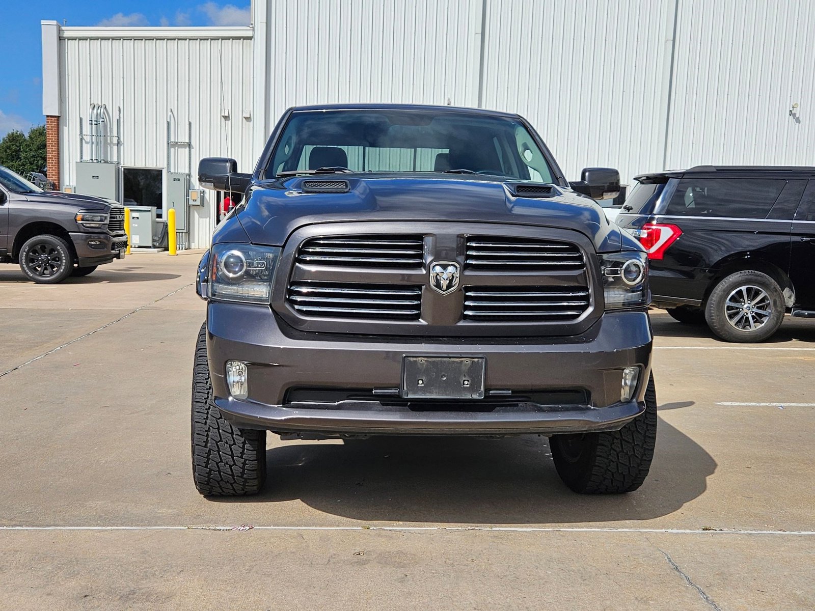 2014 Ram 1500 Sport photo 2